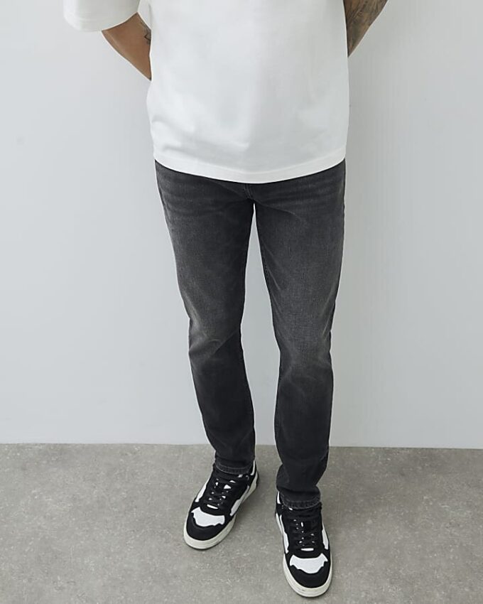 Svart tvättade slim fit-jeans