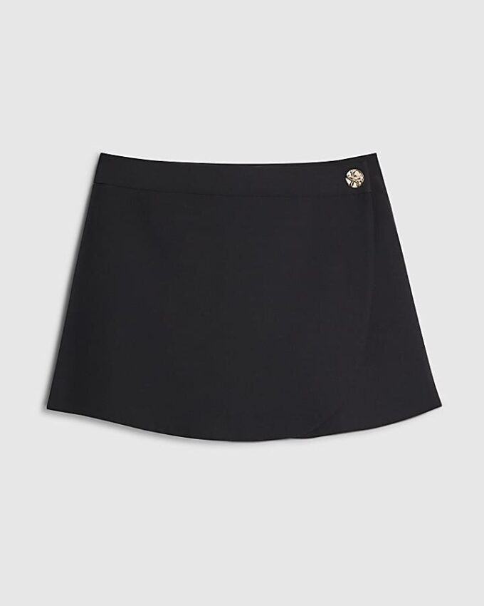 Svart wrap-skort med knappdetaljer