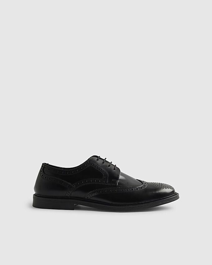 Svarta läderbrogues