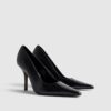 Svarta långa pumps med spetsig tå