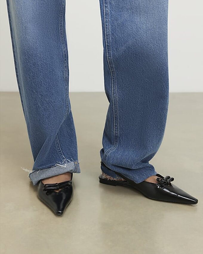 Svarta platta skor med dubbel rosett och slingback