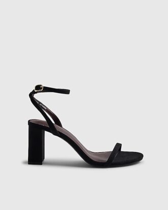 Svarta sandaler med låg klack
