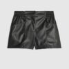 Svarta shorts i elastiskt konstläder