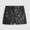 Svarta shorts i elastiskt konstläder