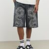 Svarta shorts med broderad japansk drake