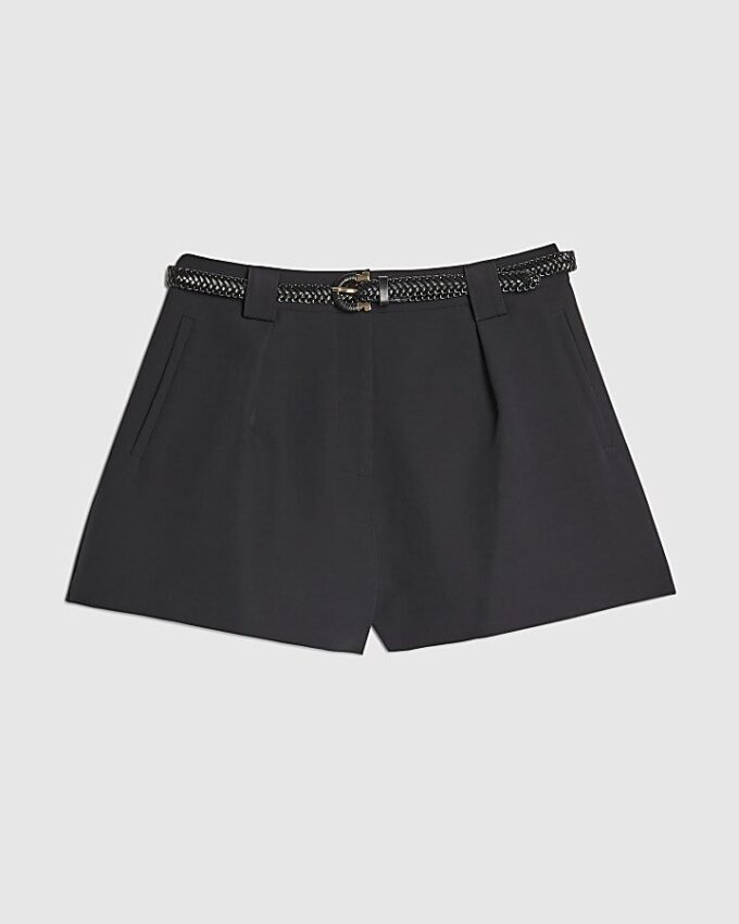 Svarta skräddarsydda shorts med bälte