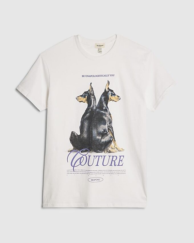 Vit kortärmad T-shirt med hundmotiv