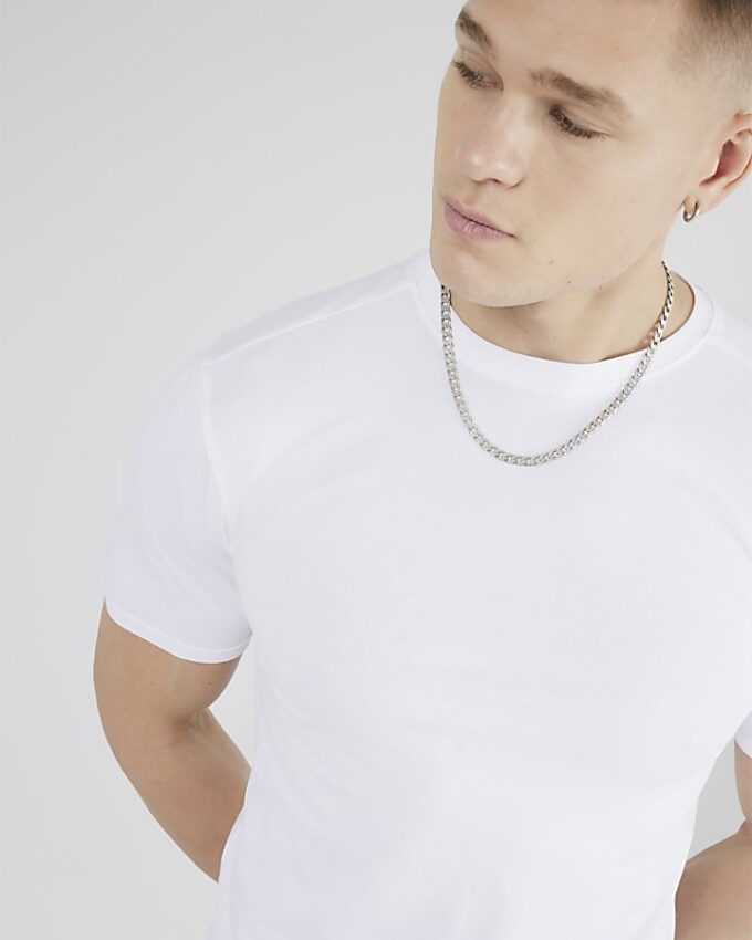Vit muskelpassad kortärmad T-shirt Vit muskelpassad kortärmad T-shirt