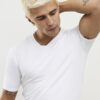 Vit muskelpassad T-shirt med V-ringning