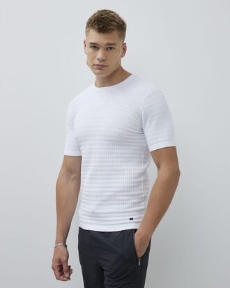 Vit muskelpassad texturerad T-shirt