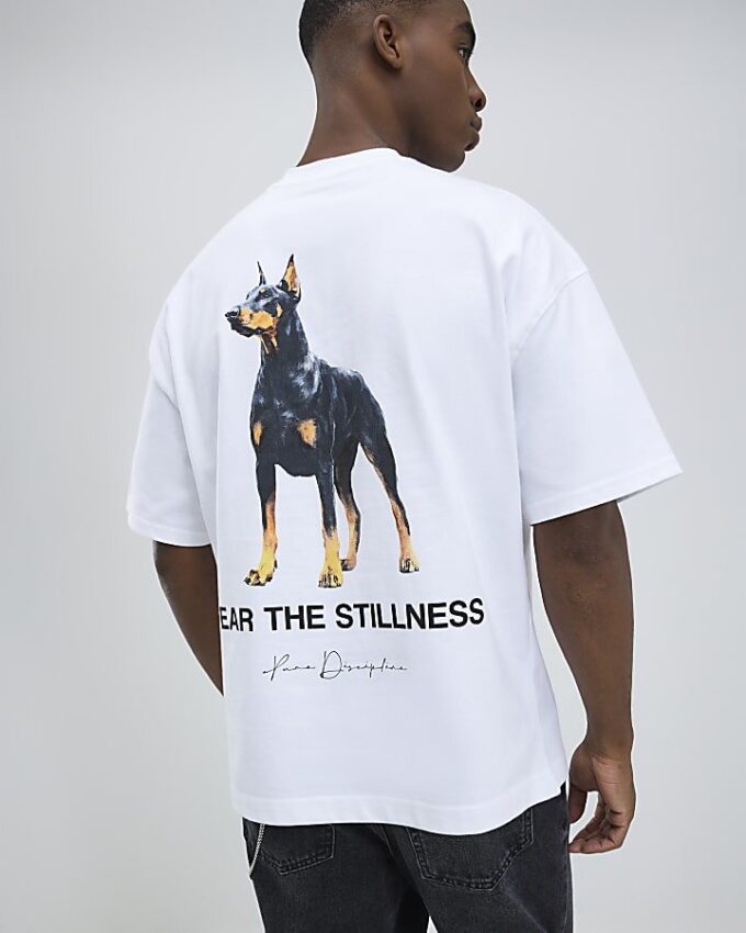 Vit oversized Doberman T-shirt