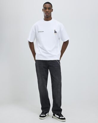 Vit oversized Doberman T-shirt