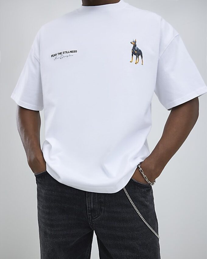 Vit oversized Doberman T-shirt