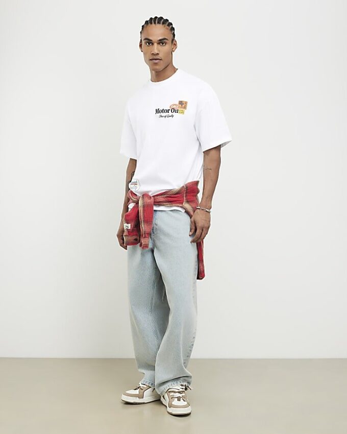 Vit oversized-passformad Motor Oil Bull T-shirt