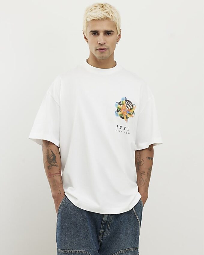 Vit oversized-passformad T-shirt med flagga