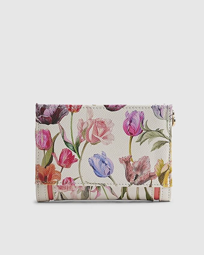 Vit plånbok med blommönster