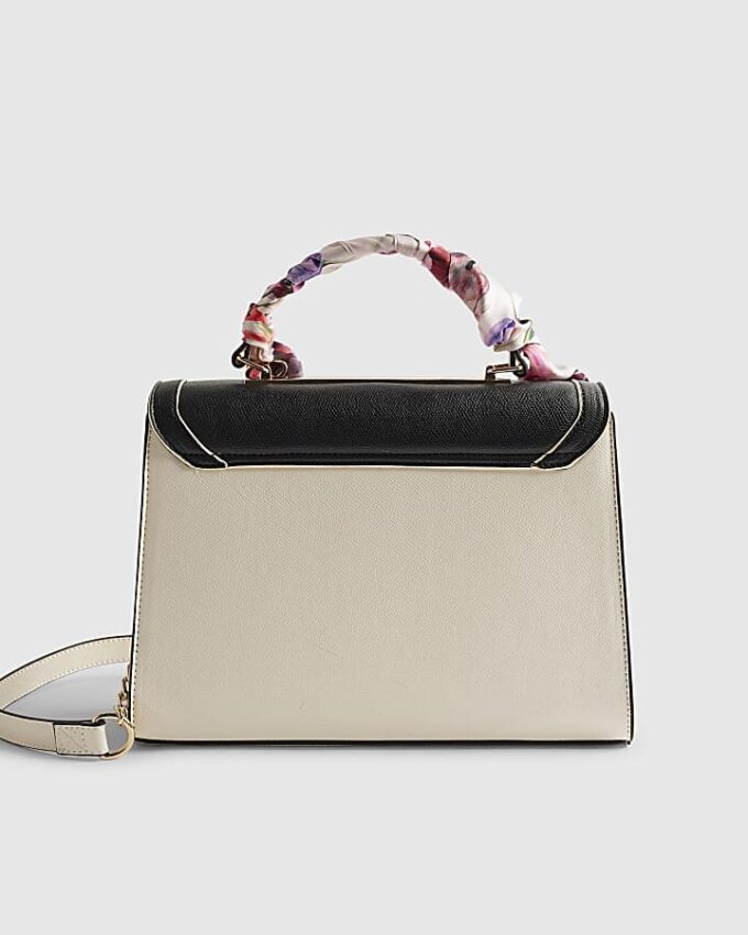 Vit präglad charm-toteväska
