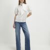 Vit randig kortärmad blus med rosett Vit randig kortärmad blus med rosett