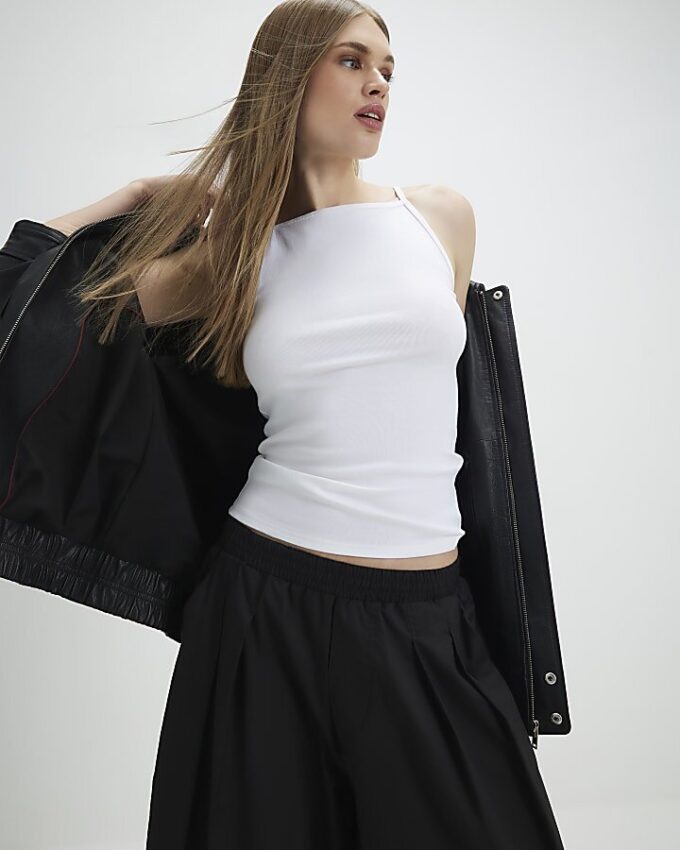 Vit ärmlös bomullstopp