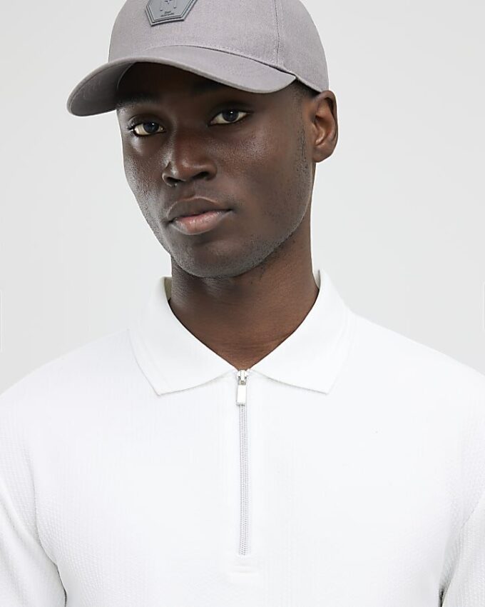 Vit slim fit-polotröja med struktur