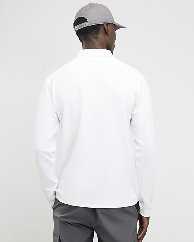 Vit slim fit-polotröja med struktur