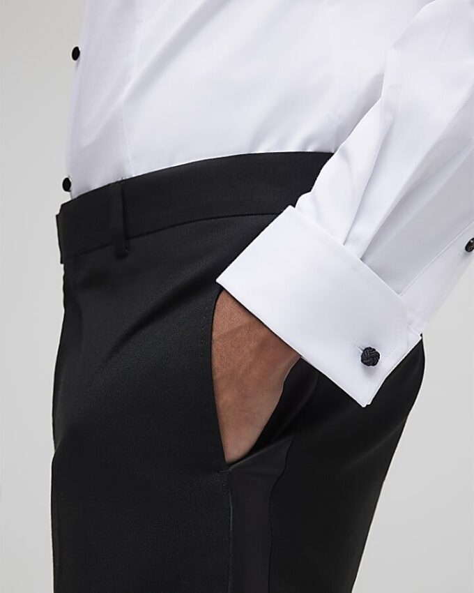 Vit slim fit-skjorta i piké Vit slim fit-skjorta i piké