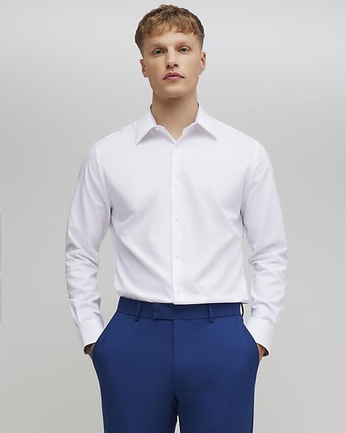 Vit slim fit-skjorta med kontrastkant