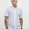 Vit slim fit-skjorta med rutmönster