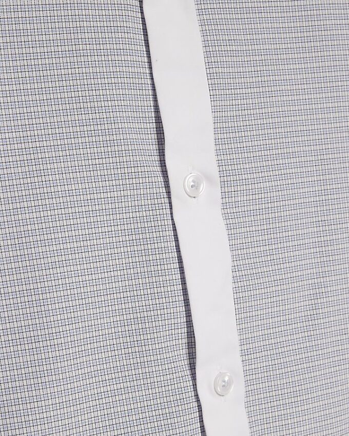 Vit slim fit-skjorta med rutmönster