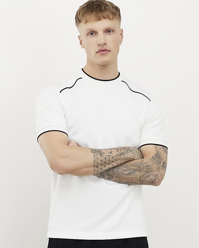 Vit slim fit-T-shirt med piping