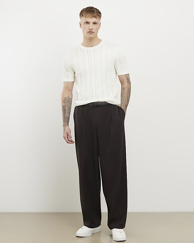 Vit slim fit-T-shirt med ribbade kanter