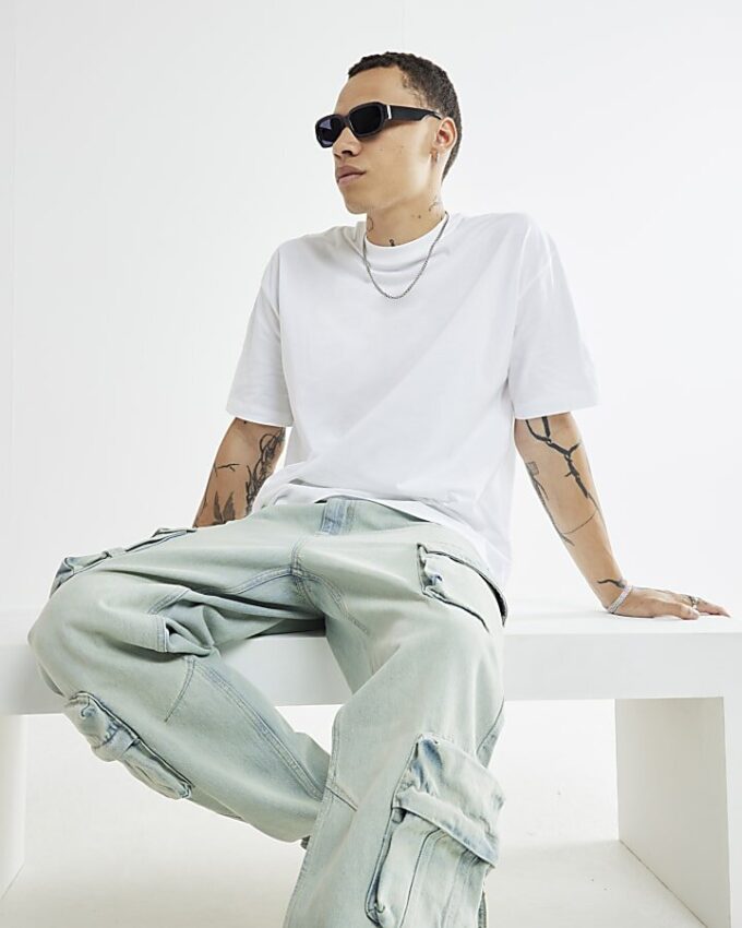 Vit T-shirt i oversized-modell