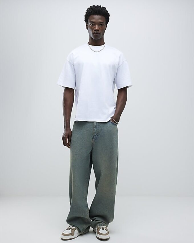 Vit T-shirt i oversized-modell Vit T-shirt i oversized-modell