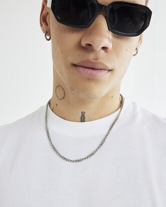 Vit T-shirt i oversized-modell