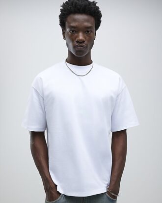 Vit T-shirt i oversized-modell