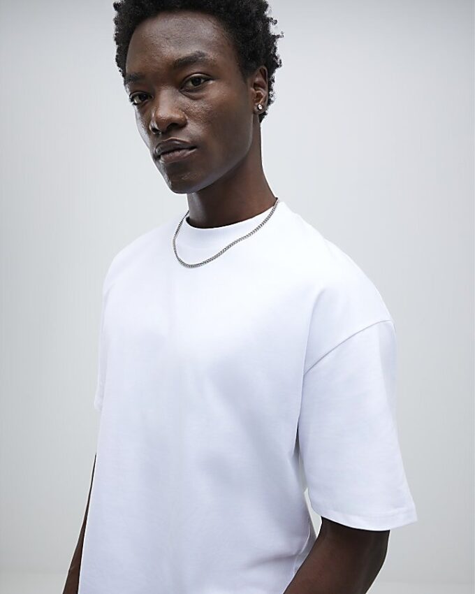 Vit T-shirt i oversized-modell Vit T-shirt i oversized-modell