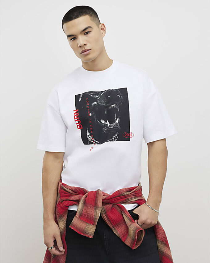 Vit T-shirt med hundtryck