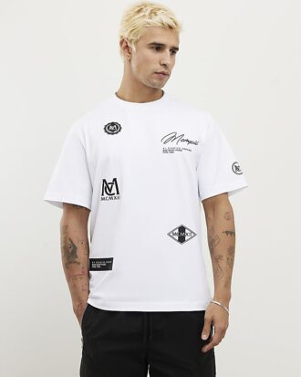 Vit T-shirt med normal passform och MCMXII-märken Vit T-shirt med normal passform och MCMXII-märken
