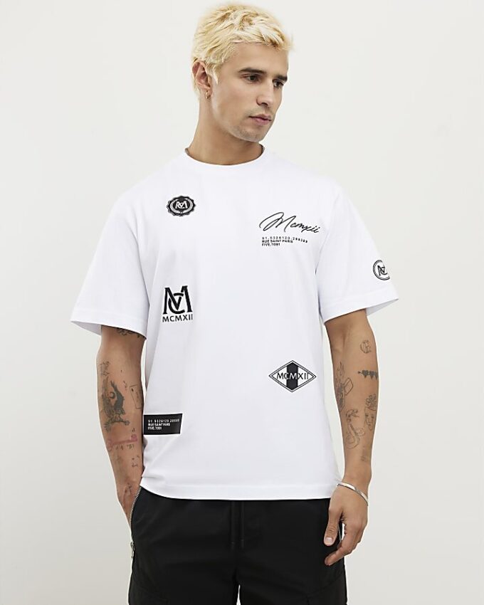 Vit T-shirt med normal passform och MCMXII-märken