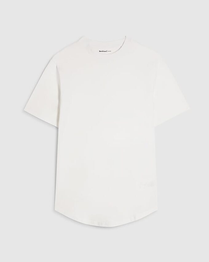 Vit T-shirt med normal passform och rundad fåll