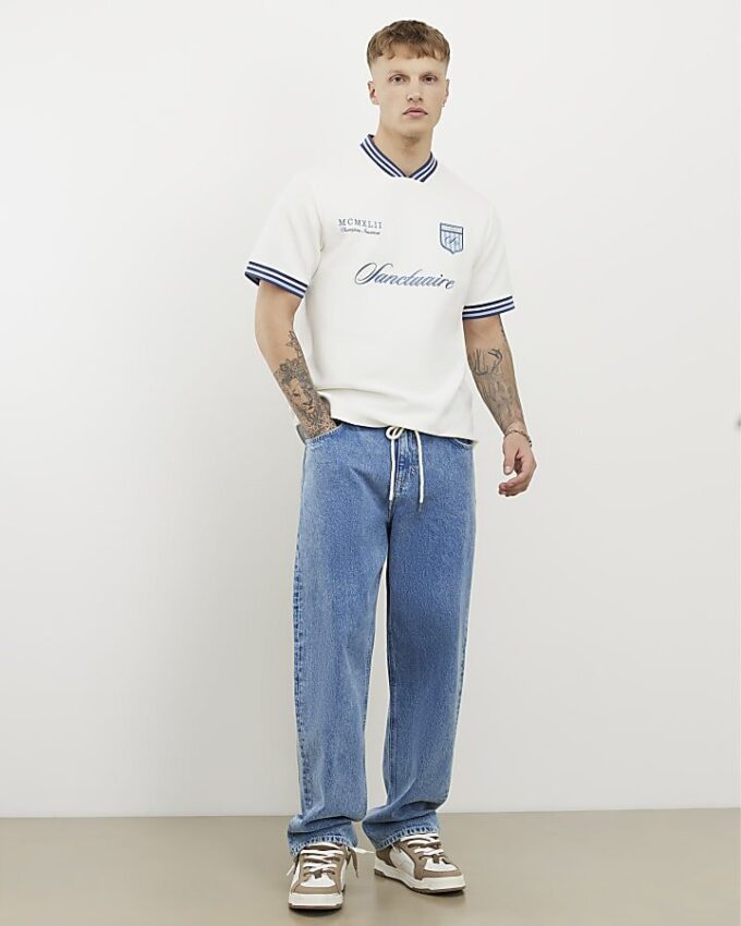 Vit T-shirt med normal passform och tippad krage Vit T-shirt med normal passform och tippad krage