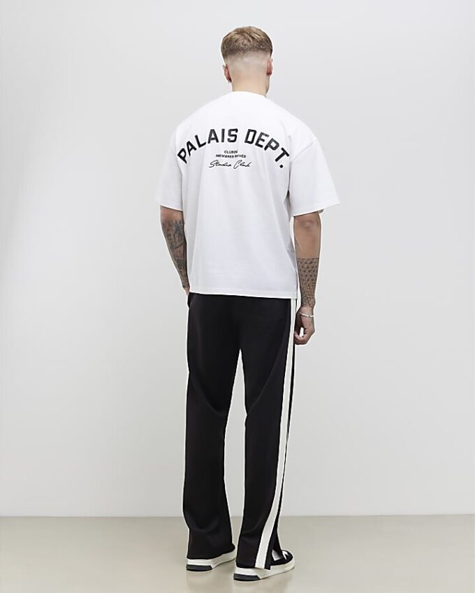 Vit T-shirt med oversized passform från Palais Dept