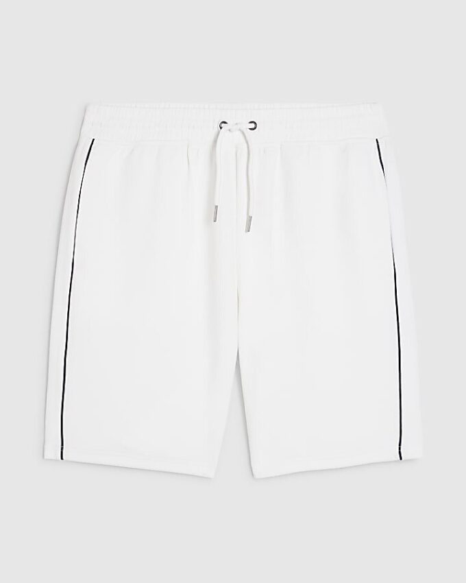 Vita slim fit-shorts med texturerade kanter